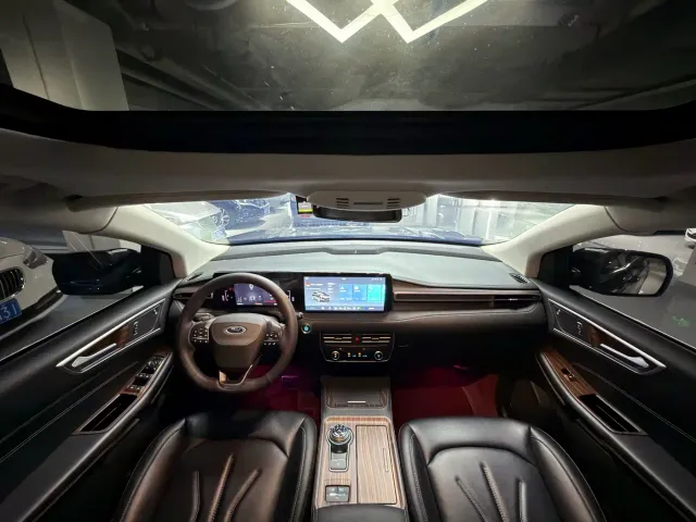 Ford Edge — Фото автомобиля 10