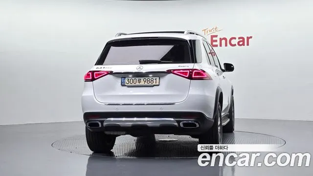 Mercedes-Benz GLE-Class — Фото автомобиля 4