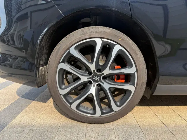 IM Motors LS6 — Фото автомобиля 13