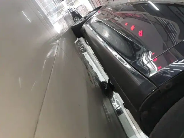 Tesla Model 3 — Фото автомобиля 20
