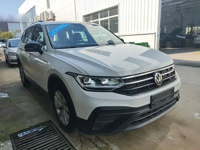 Volkswagen Tiguan L — Фото автомобиля 3