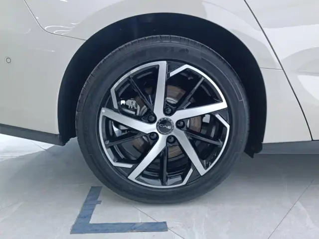 BYD Seal 07 DM-i — Фото автомобиля 6