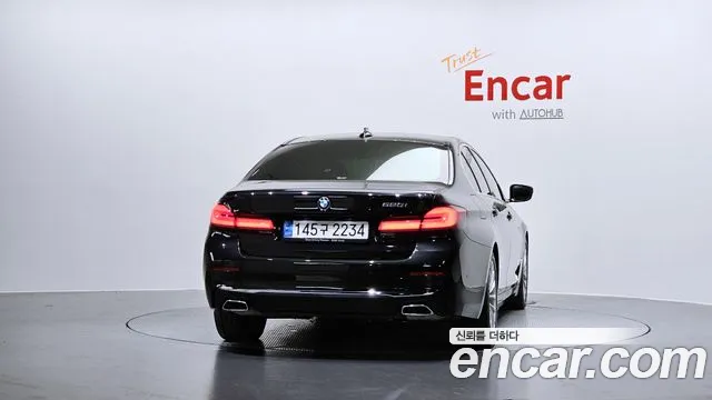 BMW 5 Series G30 — Фото автомобиля 4