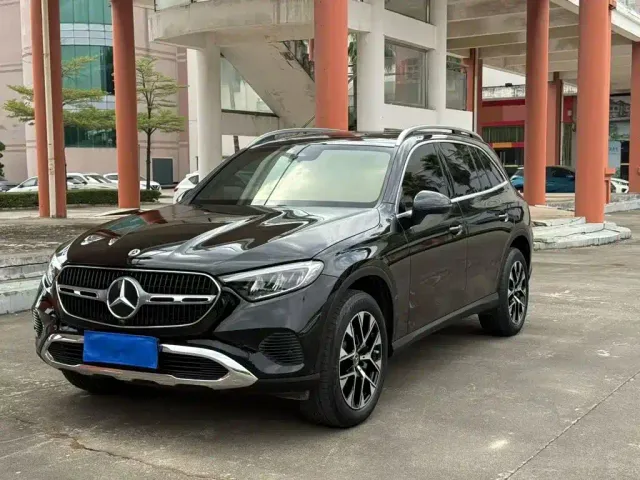 Фотография автомобиля — Mercedes-Benz GLC-Class