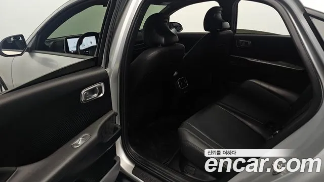 Hyundai Ioniq 6 — Фото автомобиля 24