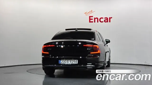 Volvo S90 — Фото автомобиля 6