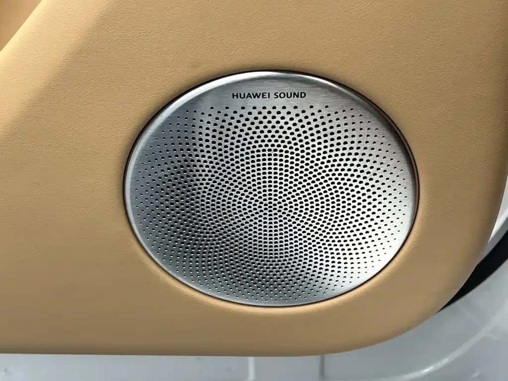 Zhijie Luxeed R7 2024 Pure Electric 802km Max — Фото автомобиля 22