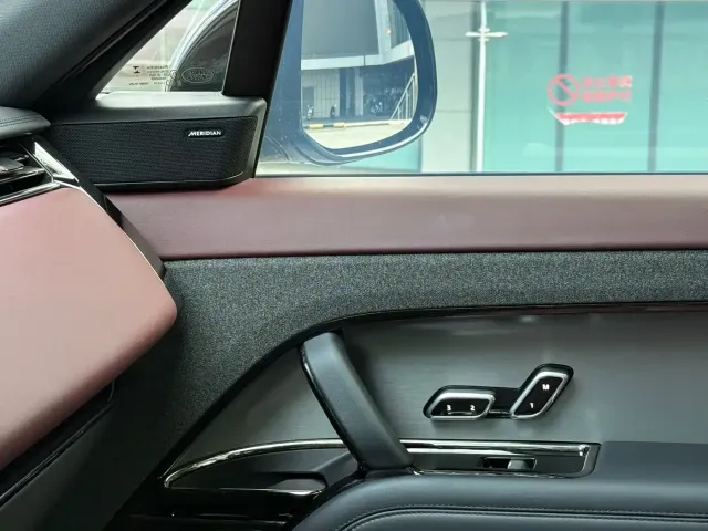 Land Rover Range Rover Sport — Фото автомобиля 10