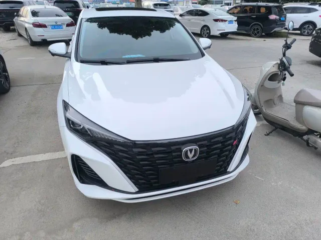 Changan Eado — Фото автомобиля 3