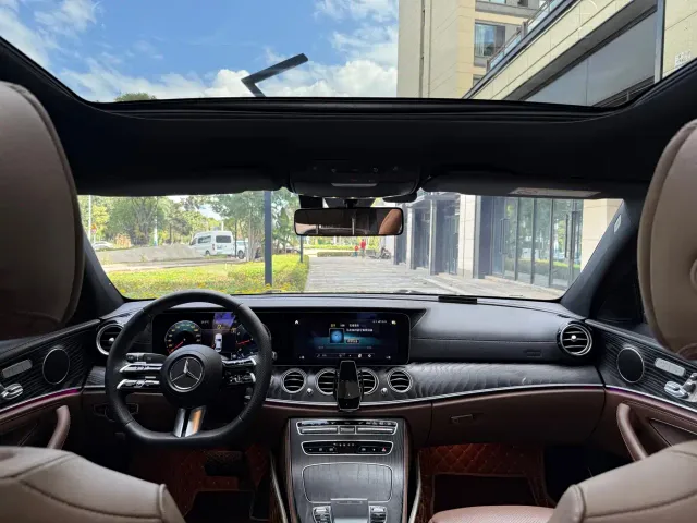 Mercedes-Benz E-Class — Фото автомобиля 10
