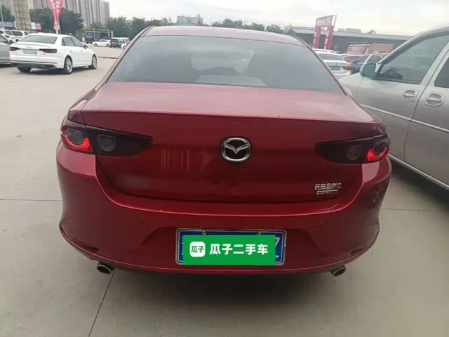 Mazda Axela — Фото автомобиля 5