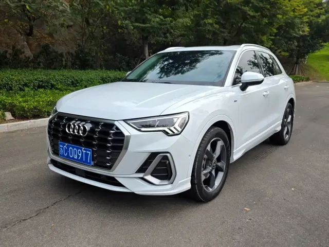 Фотография автомобиля — Audi Q3