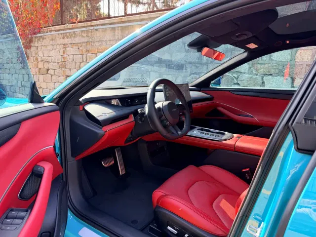 Xiaomi SU7 — Фото автомобиля 4