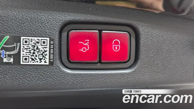 Mercedes-Benz E-Class — Фото автомобиля 30