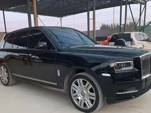 Rolls-Royce Cullinan — Фото автомобиля 2