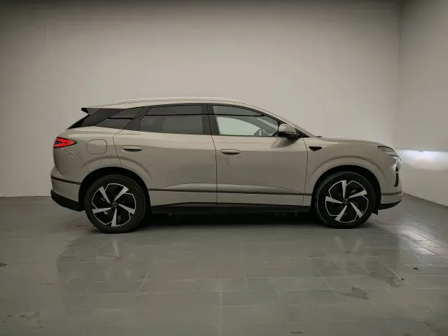 BYD Sealion 06 — Фото автомобиля 8