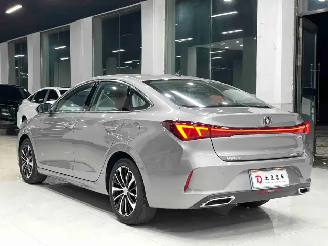 Changan Eado — Фото автомобиля 4