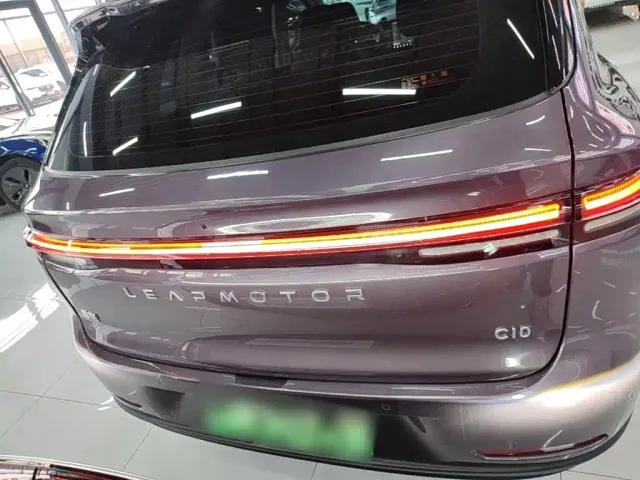 Leapmotor C10 — Фото автомобиля 5
