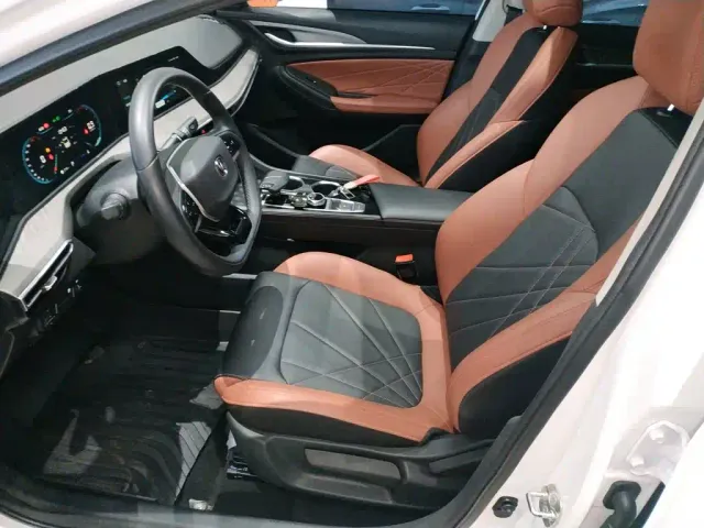 Changan Eado — Фото автомобиля 14
