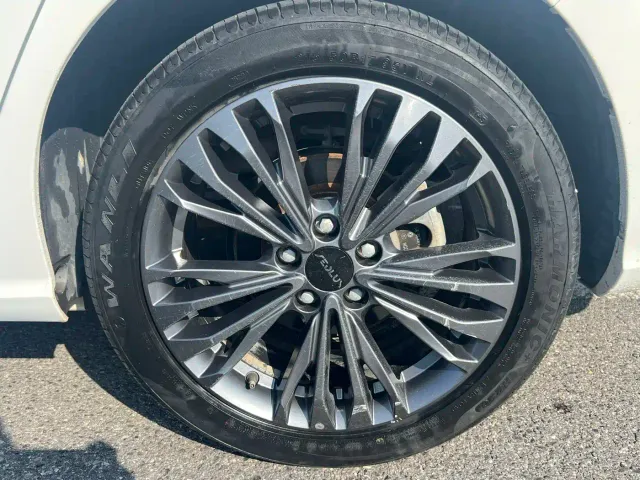 Dongfeng Yixuan MAX — Фото автомобиля 20