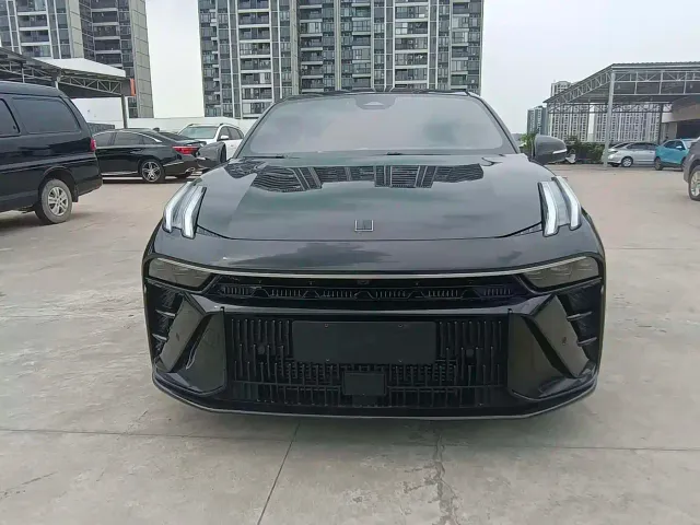 Lynk & Co 03 — Фото автомобиля 2