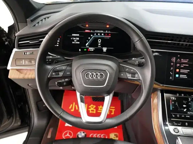 Audi Q7 — Фото автомобиля 9