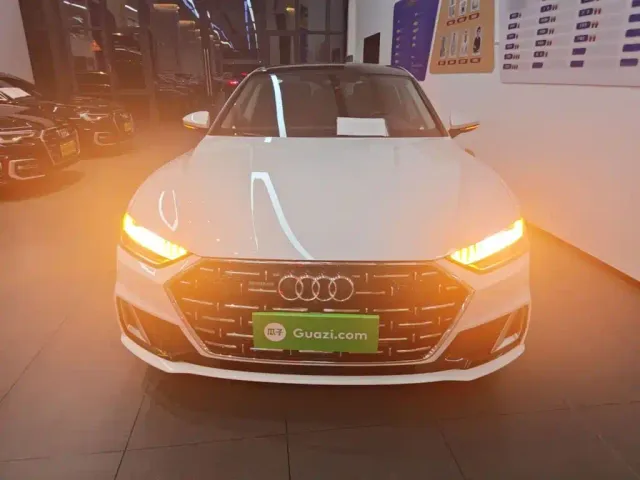 Audi A7L — Фото автомобиля 2