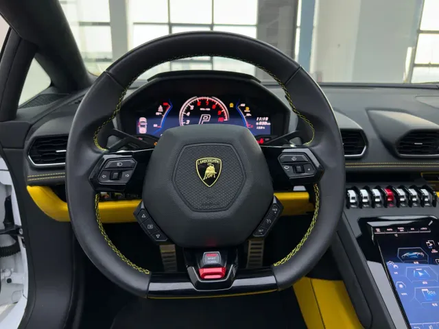 Lamborghini Huracan — Фото автомобиля 30