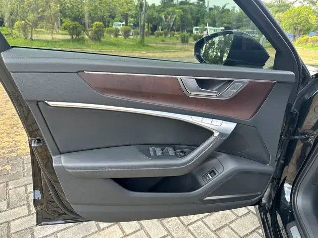 Audi A6L — Фото автомобиля 12