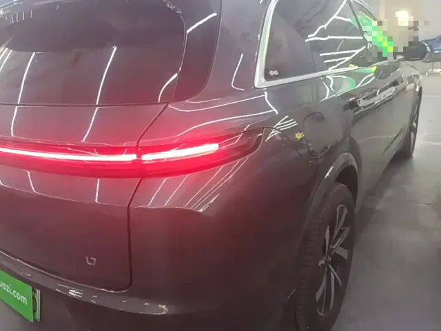 Li Auto L7 — Фото автомобиля 6