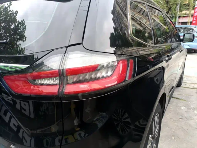 Ford Edge — Фото автомобиля 7