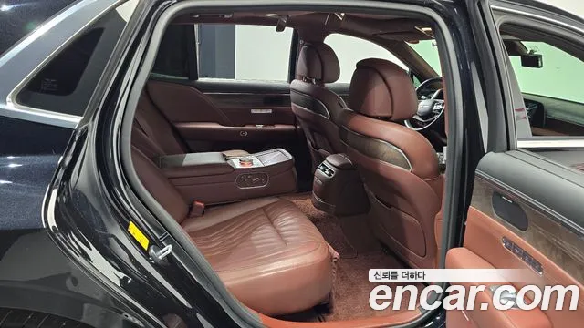 Genesis G90 Бензин 3.5 турбо AWD — Фото автомобиля 12