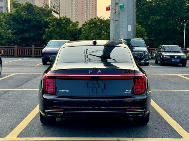 Hongqi H9 — Фото автомобиля 7