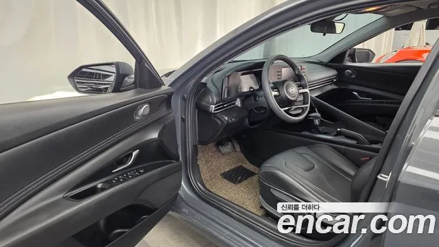 Hyundai AVANTE Новый Avante (CN7) — Фото автомобиля 10