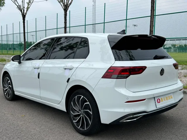 Volkswagen Golf — Фото автомобиля 4