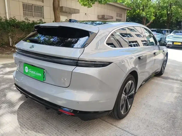 Nio ET5 Touring — Фото автомобиля 6