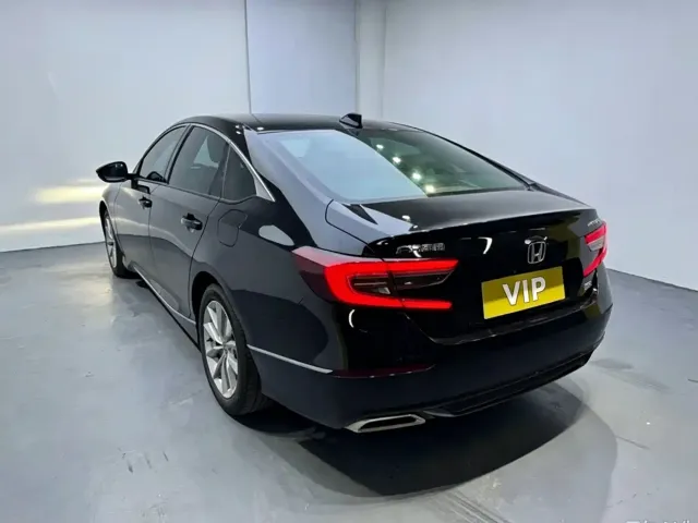 Honda Accord — Фото автомобиля 6