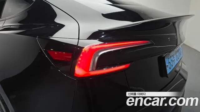 Tesla Model 3 — Фото автомобиля 8