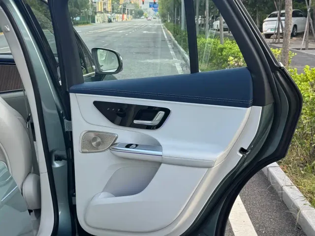 Mercedes-Benz EQE SUV — Фото автомобиля 17