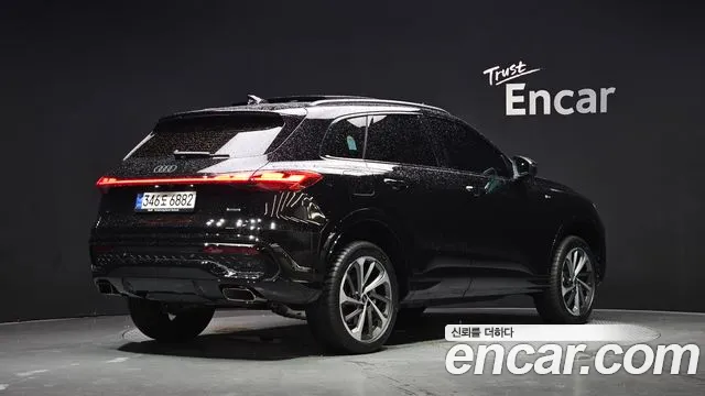 Audi Q5 45 TFSI quattro S Line — Фото автомобиля 2