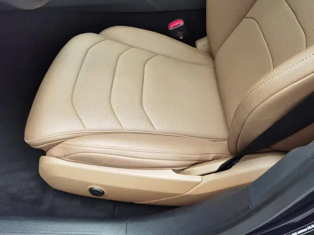 Mercedes-Benz E-Class — Фото автомобиля 20