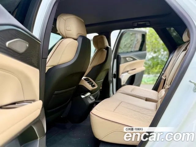 Cadillac Lyriq Lyriq Sport — Фото автомобиля 11