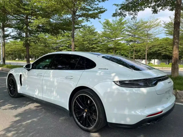Porsche Panamera — Фото автомобиля 8
