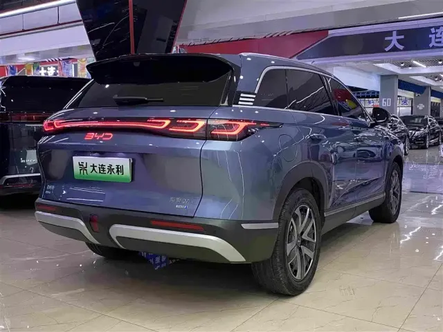 BYD Hai Shi 07 DM-i — Фото автомобиля 17