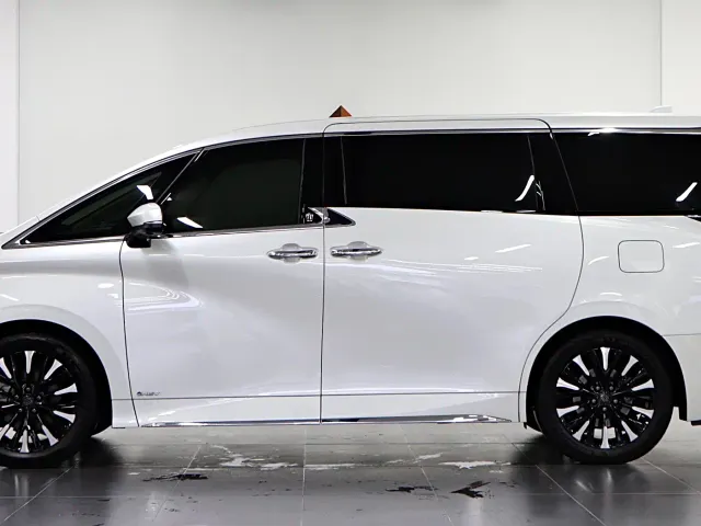 Toyota Vellfire — Фото автомобиля 7