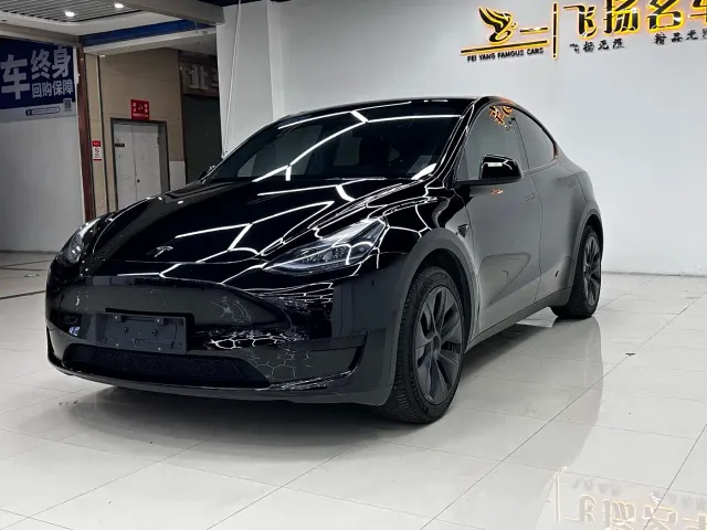 Фотография автомобиля — Tesla Model Y
