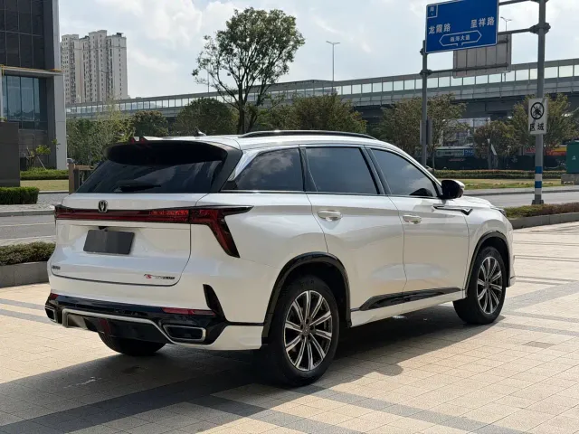 Changan CS75 Plus — Фото автомобиля 12