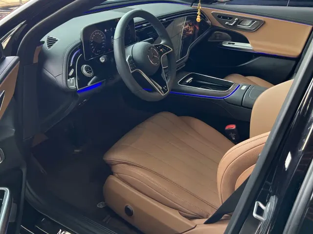 Mercedes-Benz E-Class — Фото автомобиля 4