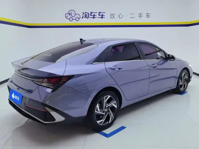 Hyundai Elantra — Фото автомобиля 3
