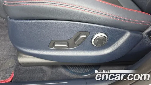 Genesis GV70 2.5T Бензин 2WD — Фото автомобиля 28